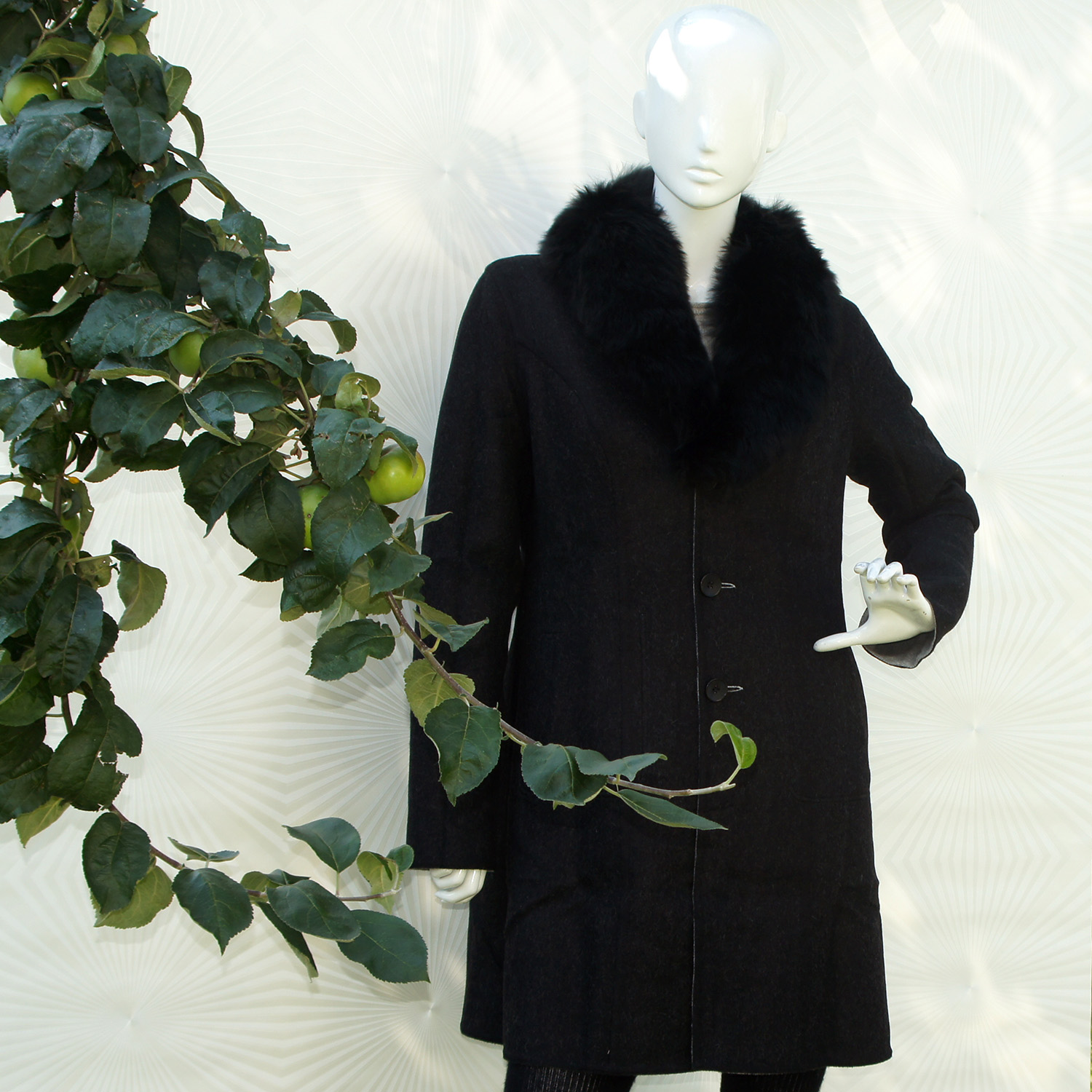 Wende-/revers. Dufflecoat NICE mit Fellkragen/with fur collar, Farbe/colour: schwarz-grau/black-gray, Größe/size: S